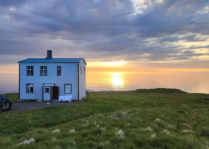 Happy-Cove Guesthouse - By The Sea