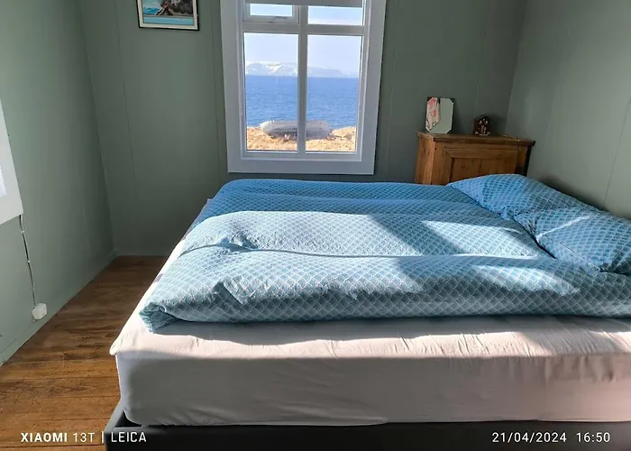 Happy-Cove Guesthouse - By The Sea