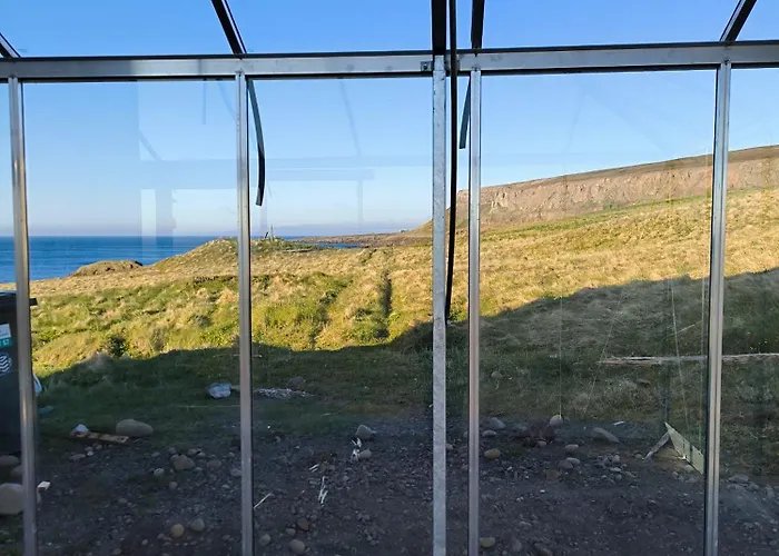 Happy-Cove Guesthouse - By The Sea